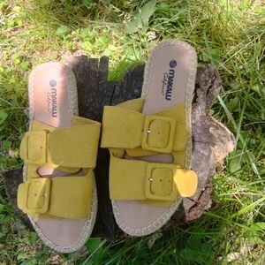 ⬇️ Price Drop!⬇️ Makaw California Sandals in size 5.5